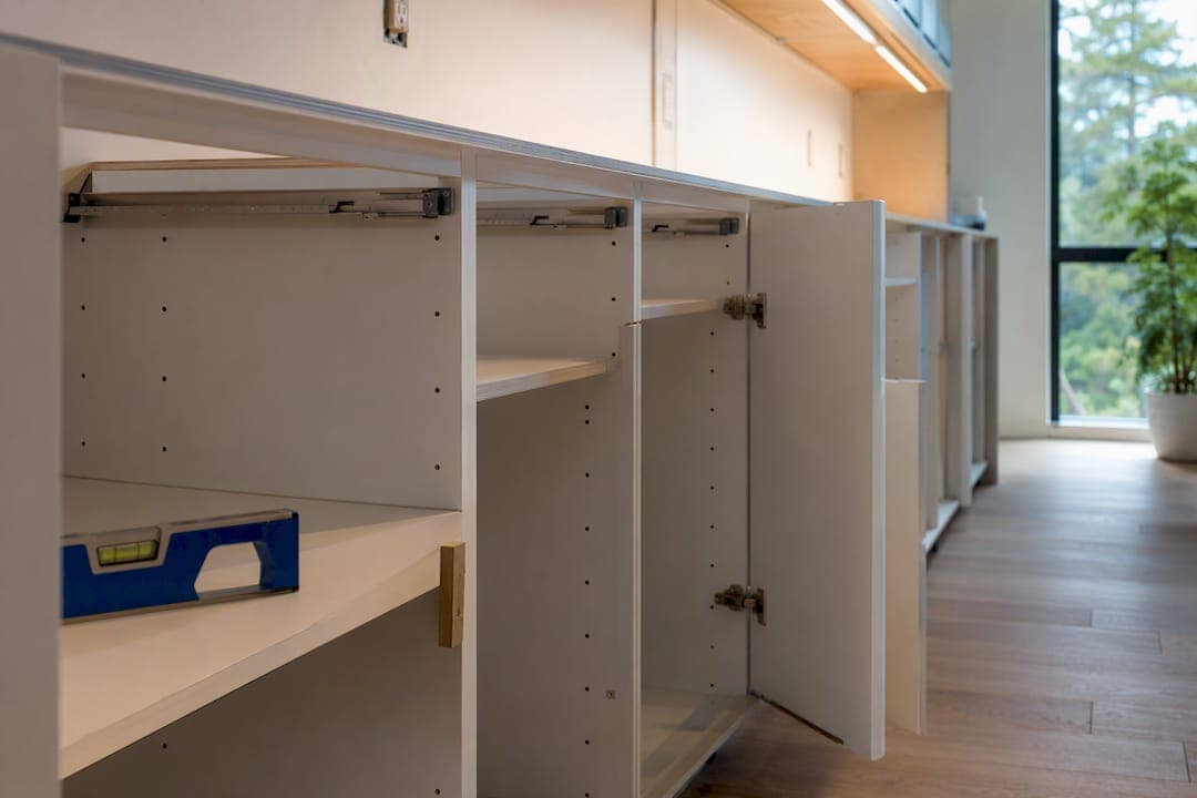 15–20% More Storage: Frameless Cabinets and the Homeowner Checklist