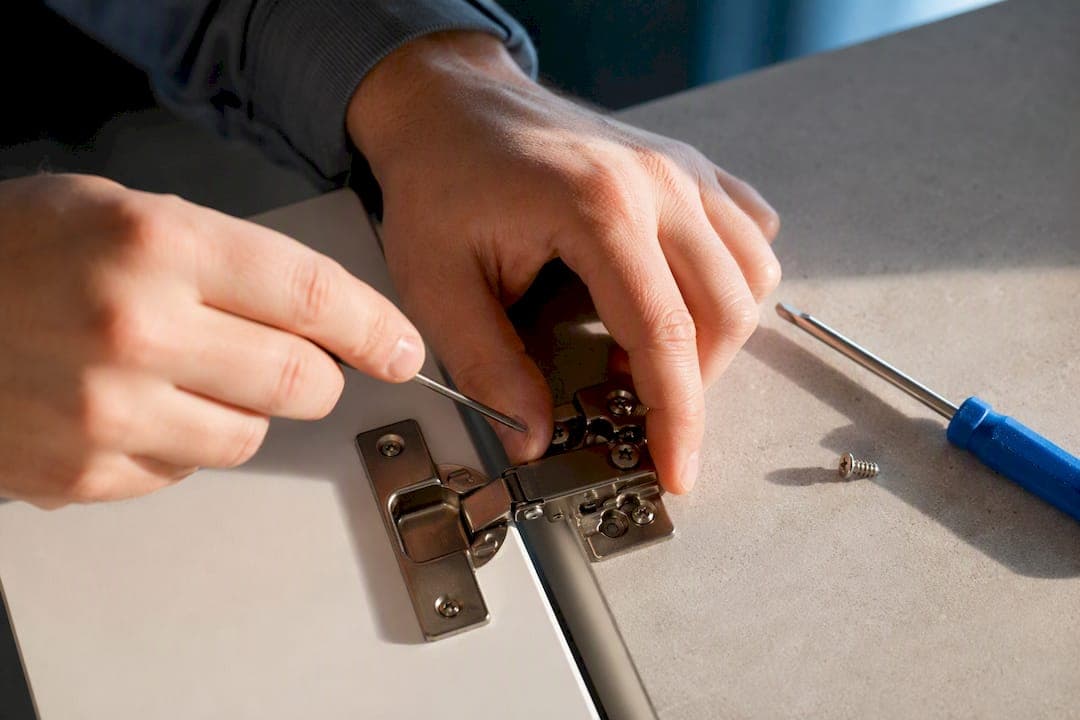 Homeowners: Fix Soft Close Hinges in 3 Moves Without a Pro